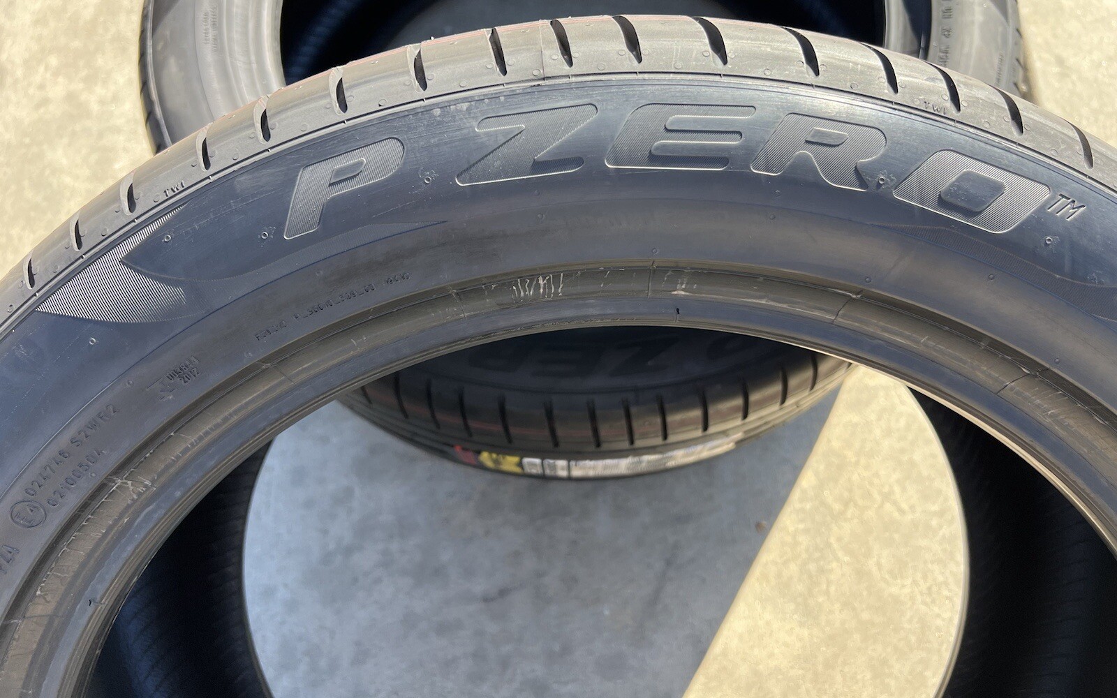 Set of 4 NEW Pirelli P Zero PZ4 Run Flat RFT 305/40R20 Star ★ BMW PZero RunFlat