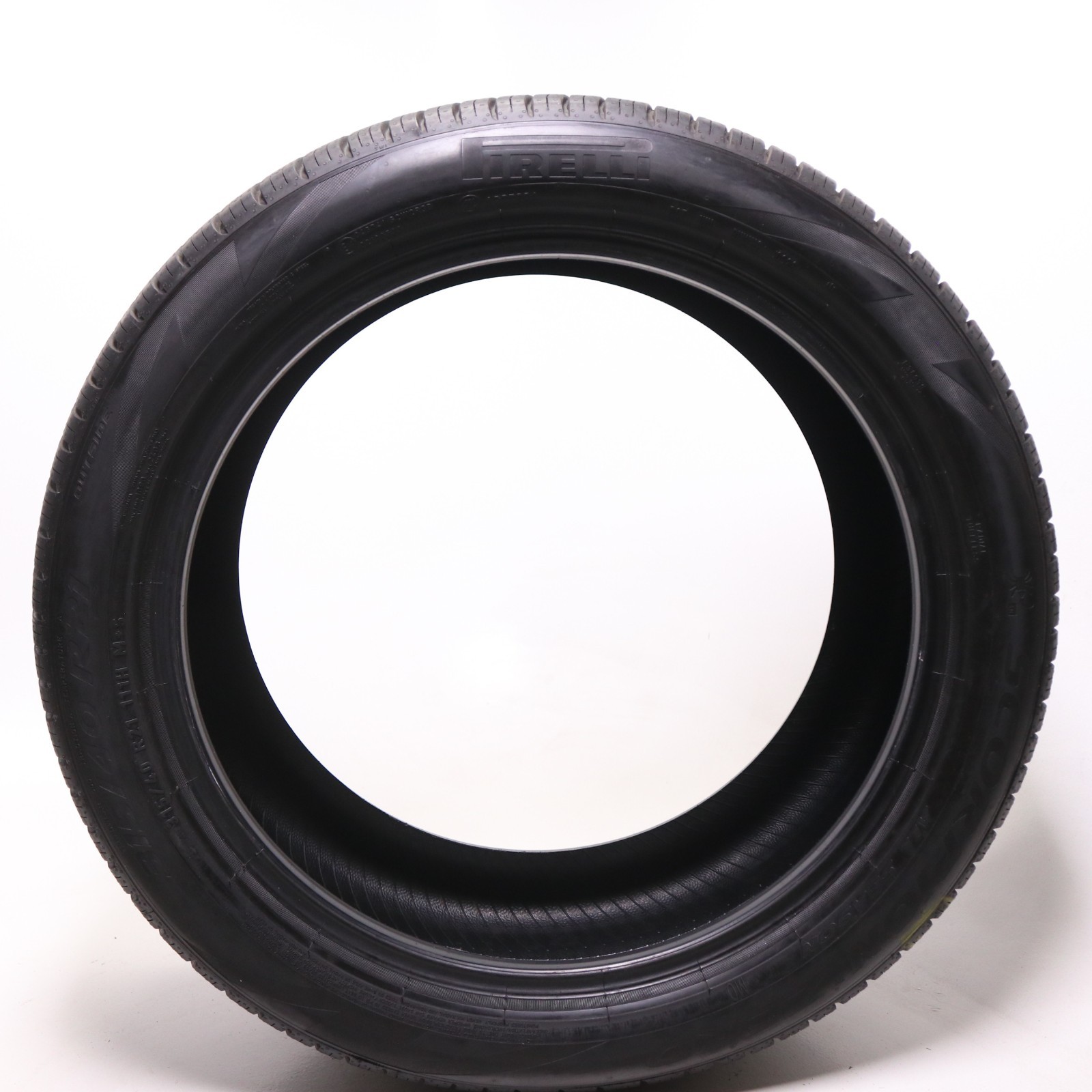 Set of 2 Used 315/40R21 Pirelli Scorpion Zero All Season MO – 111H – 9-10/32