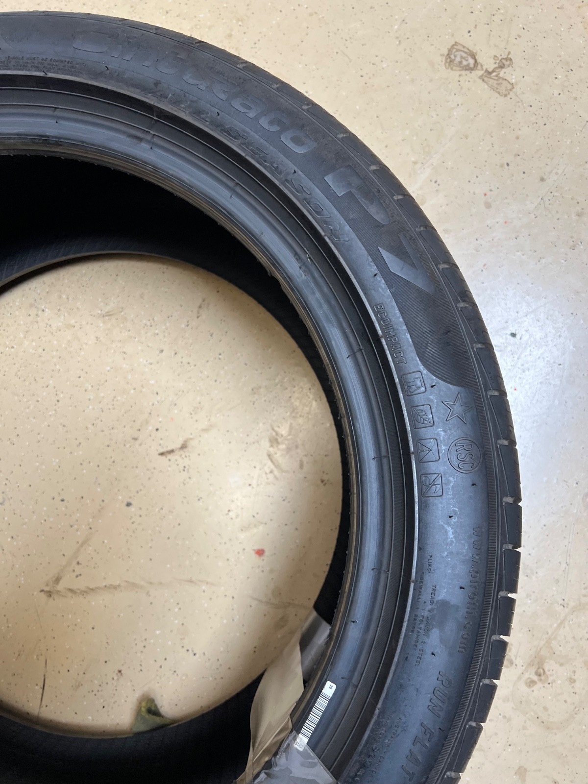 2 Like NEW 275/40R18 XL (103H) Pirelli Cinturato P7 Run Flat (*) BMW OEM – 2123