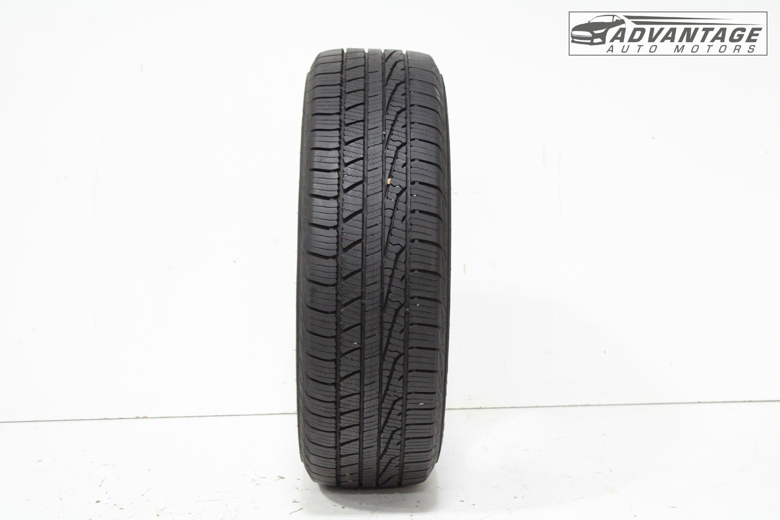 2021-2022 CHEVROLET BLAZER FWD WHEEL TIRE GOOD YEAR 235/65 106H R18 8/32 OEM