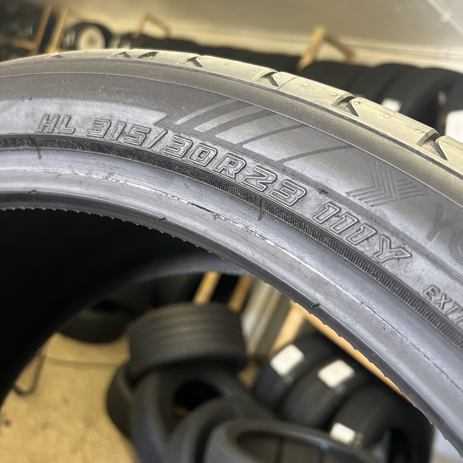 1 Tire LikeNew Yokohama Advan Sport V107 BMW HL 315/30R23 315/30R23 111Y