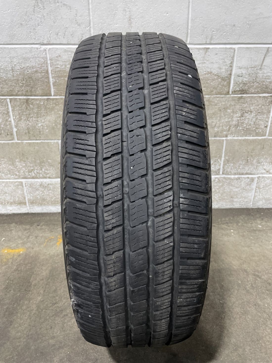 1x P275/60R20 Kumho Crugen HT55 7/32 114 T Used Tire 2756020
