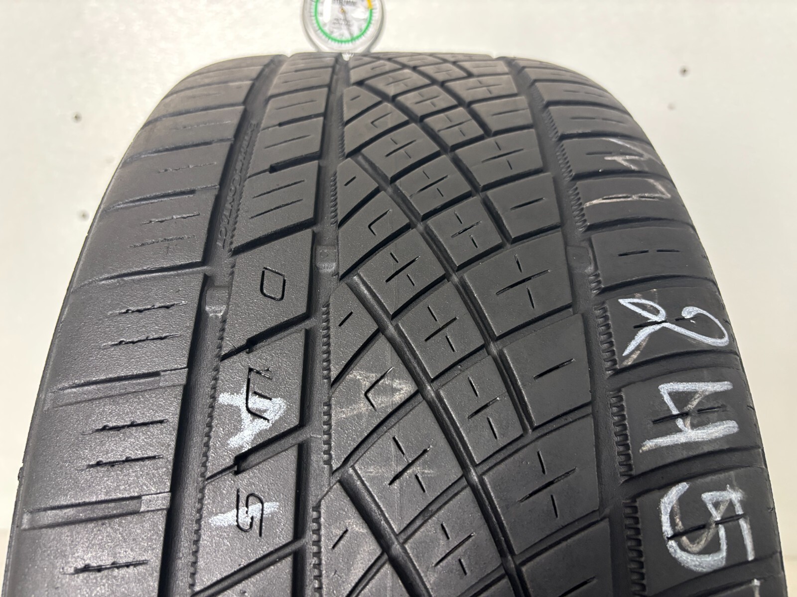 NO SHIPPING ONLY LOCAL PICK UP 1 Tire 245 40 20 Continental ExtremeContact