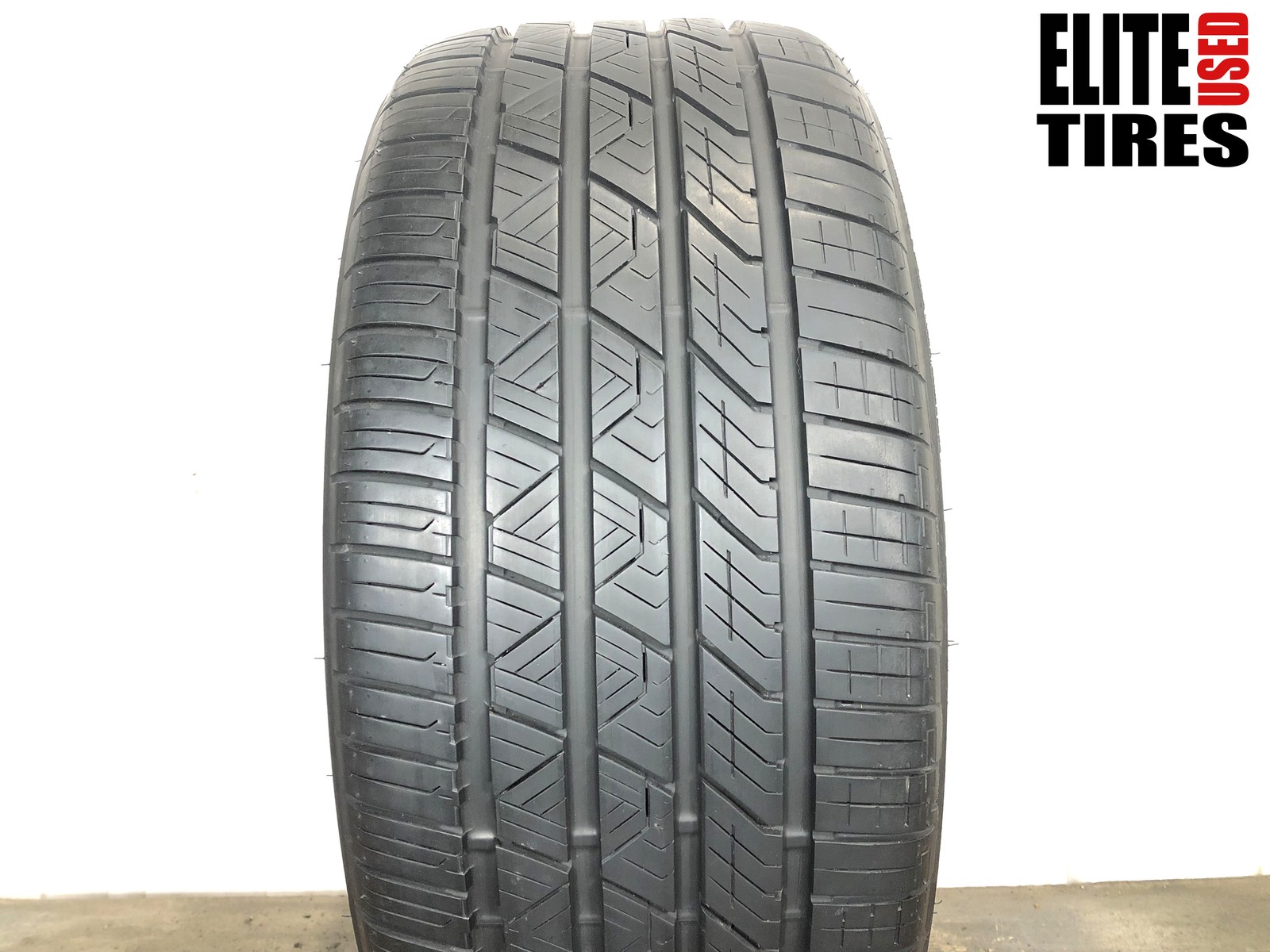[1] Road Hugger GTZ P245/40ZR19 245 40 19 Tire 8.75/32