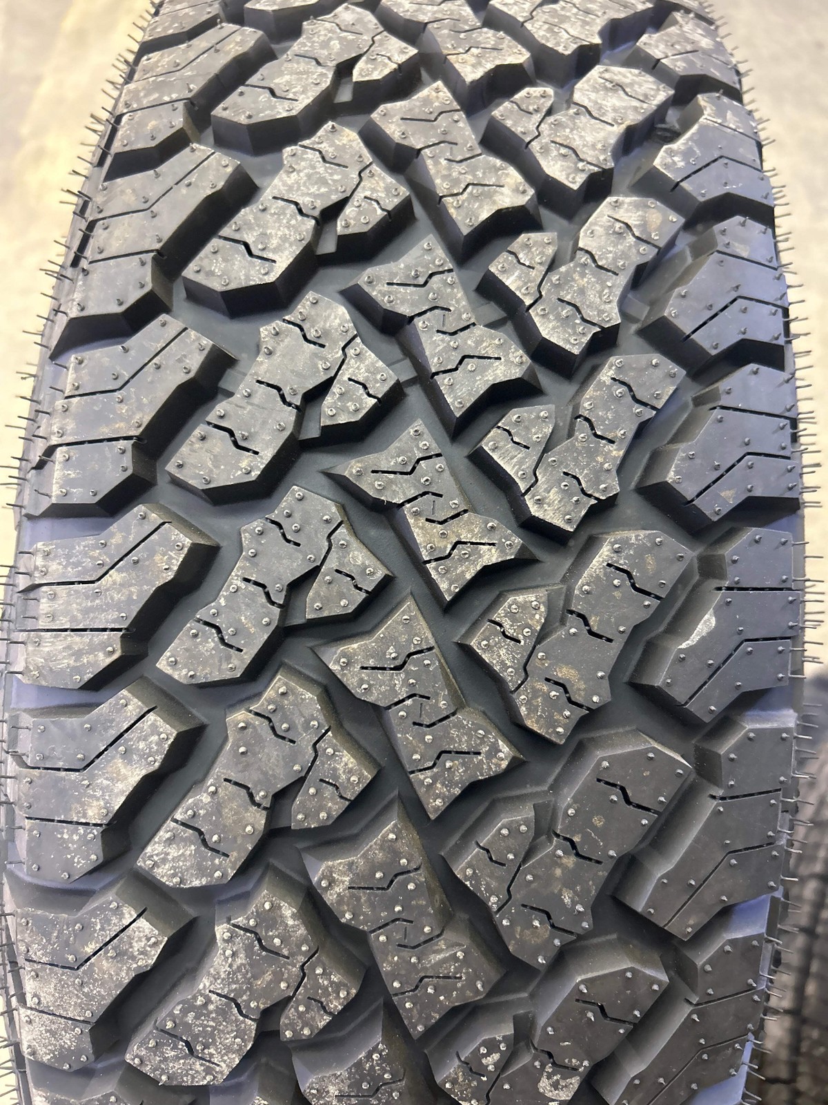 ATLANDER ROVERCLAW A/T OWL P 235 70 16 106T SL ALL TERRAIN TIRE ATL1100
