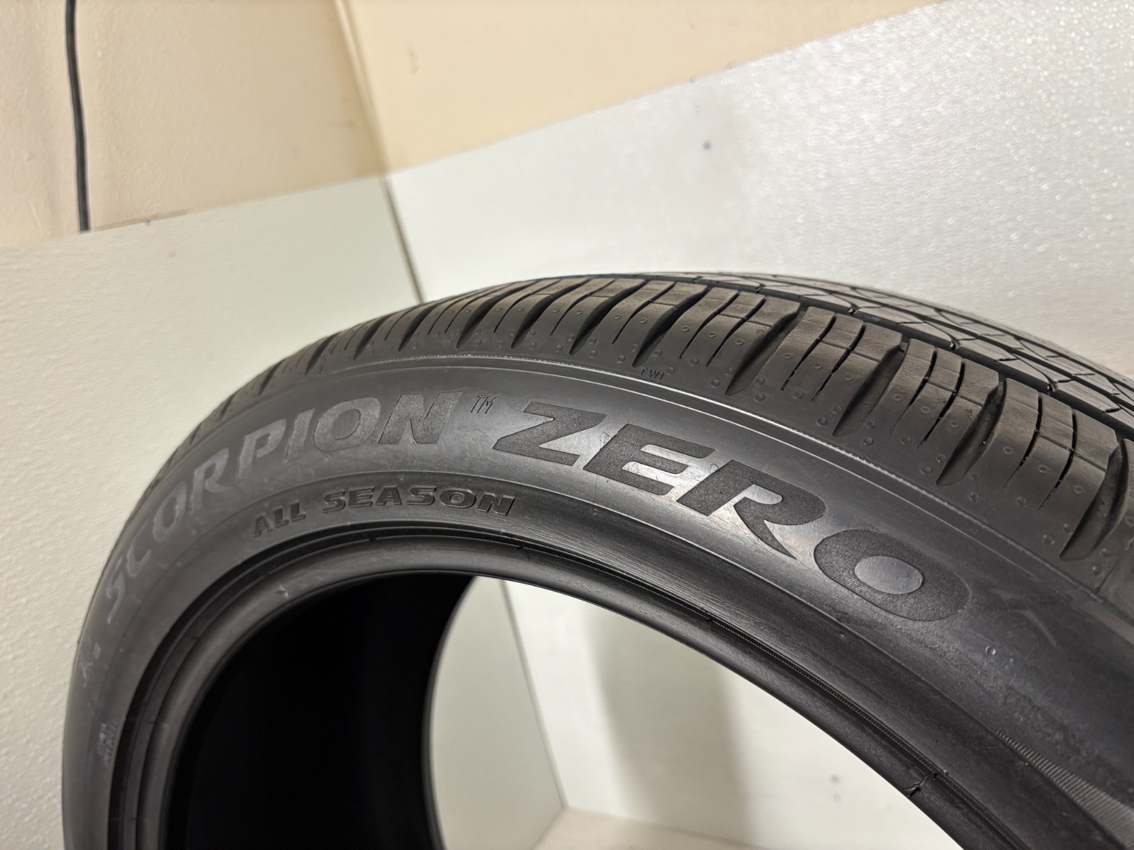 NO SHIPPING ONLY LOCAL PICK UP Set 4 Tires 265 45 21 Pirelli Scorpion Zero A/S