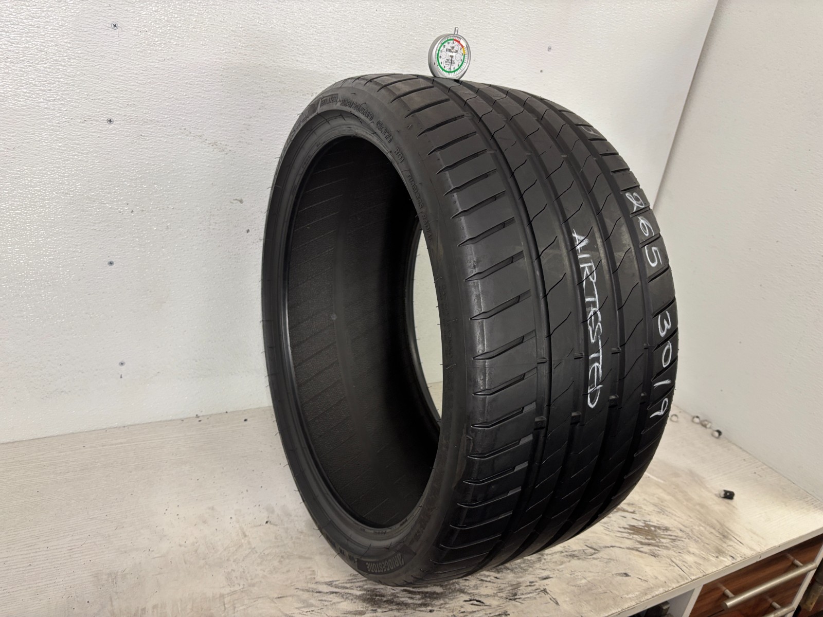 1 Tire 265 30 19 Bridgestone Potenza Sport R01 Enliten 93Y (6.95/32 = 99% Tread)