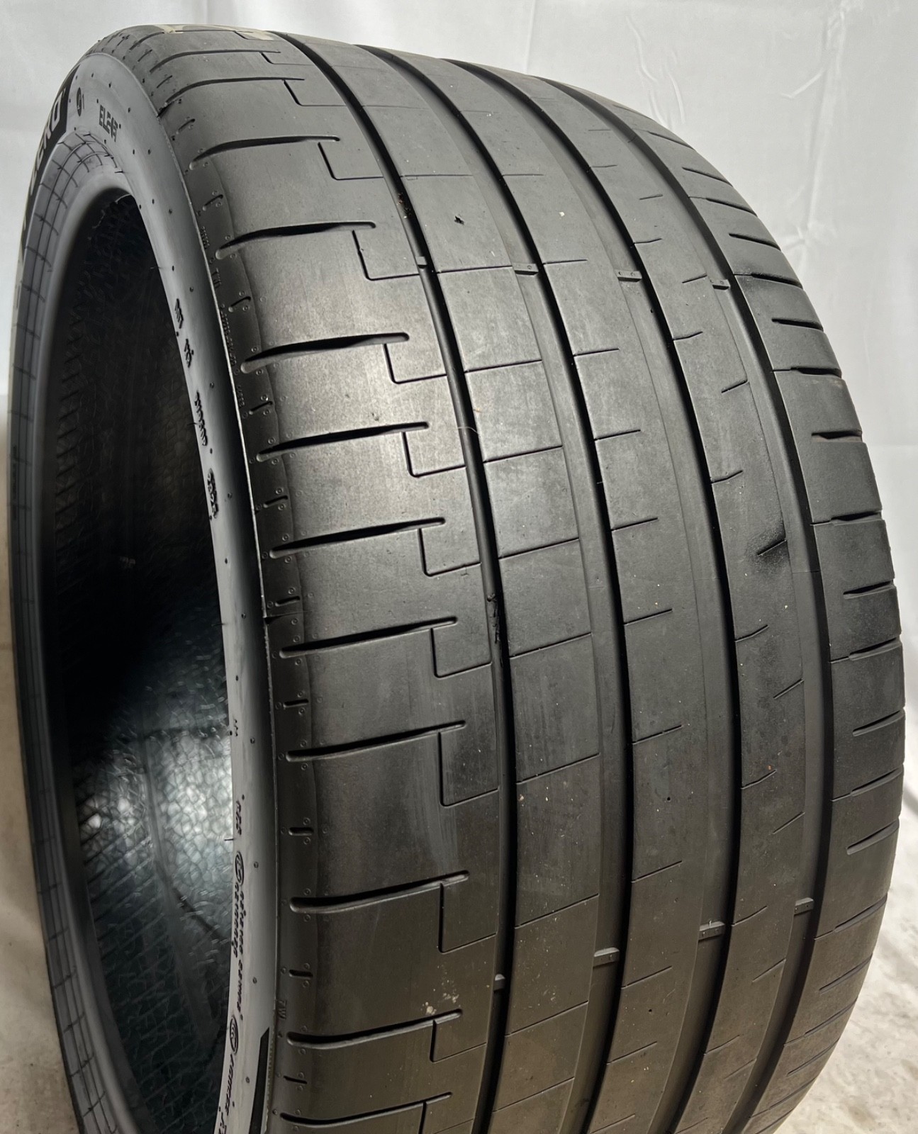 1 – NICE 325/30ZR23 XL (109Y) Pirelli P Zero PZ4 (L1 ELECT) Lamborghini – 6020