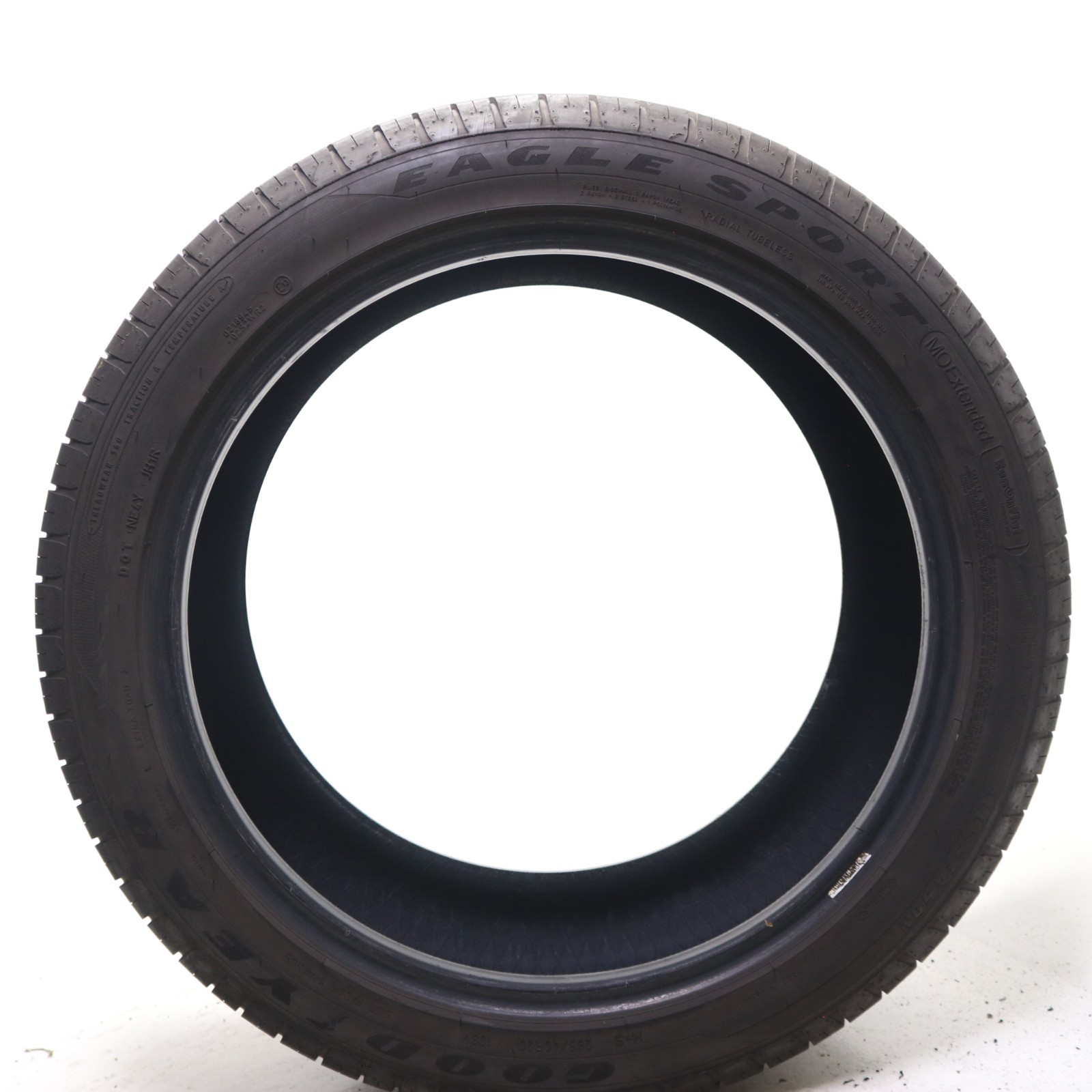 Set of 2 Used 285/40R20 Goodyear Eagle Sport MOExtended Run Flat 108V – 7-7.5/32