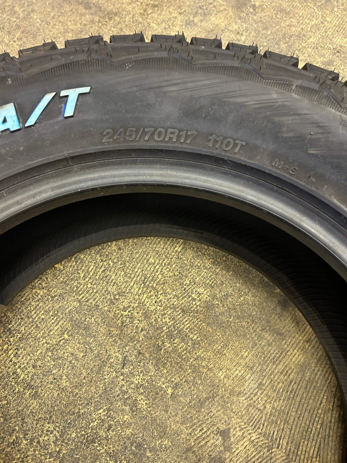 LANDSPIDER WILDTRAXX A/T OWL P 245 70 17 110T ALL TERRAIN TIRE DAT008