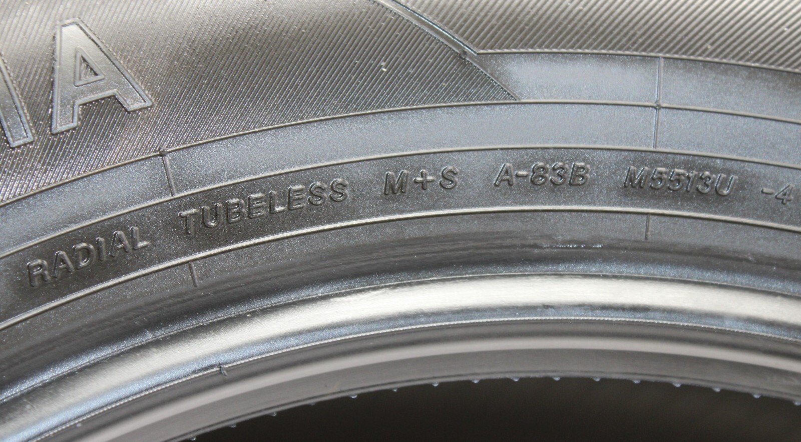 YOKOHAMA ADVAN A83 17″ P225/55 R17 95V M+S 9/32 9.6/32 NDS OEM -TWO USED TIRES-