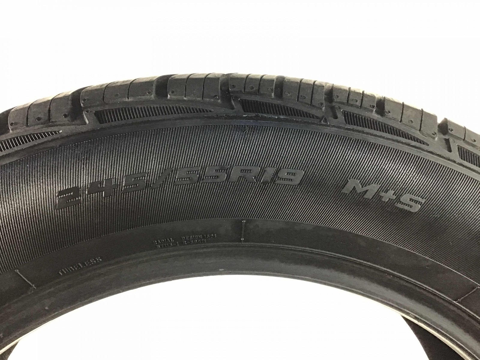 P245/55R19 Cooper Adventurer H/T 103 H Used 11/32nds