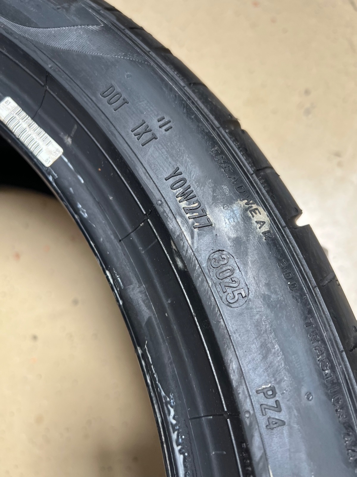 1 – TAKEOFF 275/35ZR20 XL (102Y) Pirelli P Zero PZ4 (*) BMW – 6166 NO REPAIRS