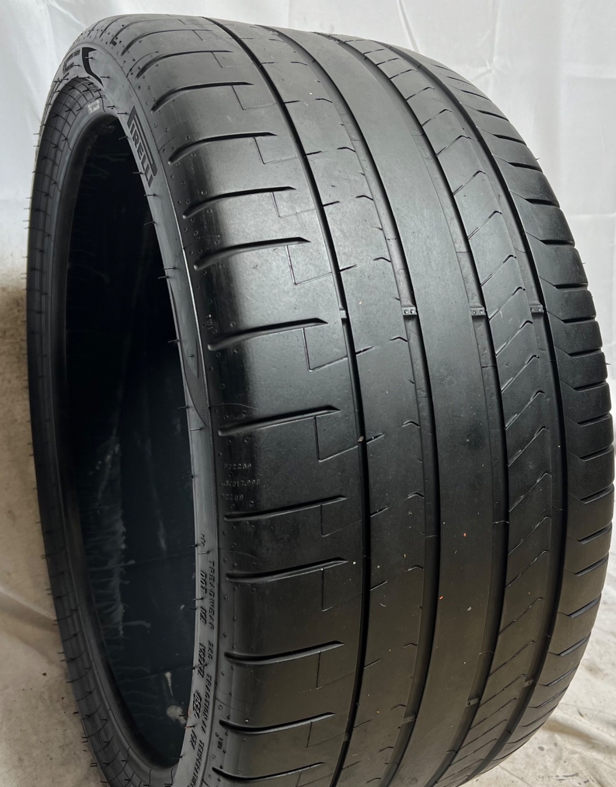 1 – NO REPAIRS 285/30ZR21 XL (100Y) Pirelli P Zero PZ4 (ALP) Alpina OEM – 6009
