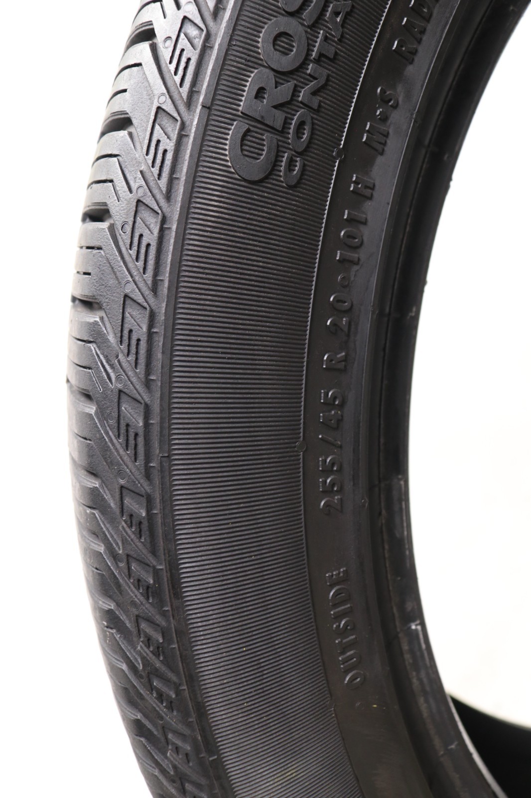 Set of 4 Used 255/45R20 Continental CrossContact LX Sport AO – 101H – 8.5-9.5/32