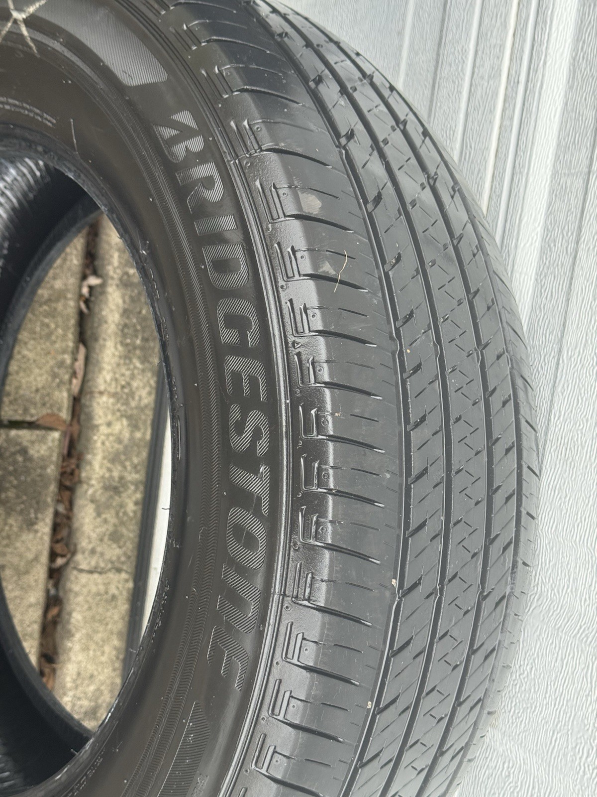 Bridgestone Ecopia All-Season 235/65/R17 Tires Only 17k Miles Great Condition!!
