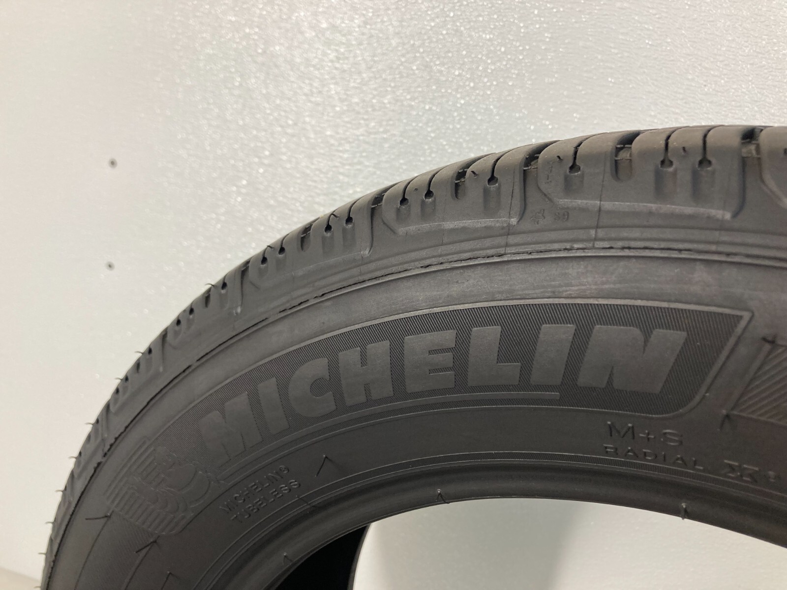 Set 4 Tires 235 60 18 Michelin Premier Ltx A0 (6.00-7.50/32 = 70-88% Tread)
