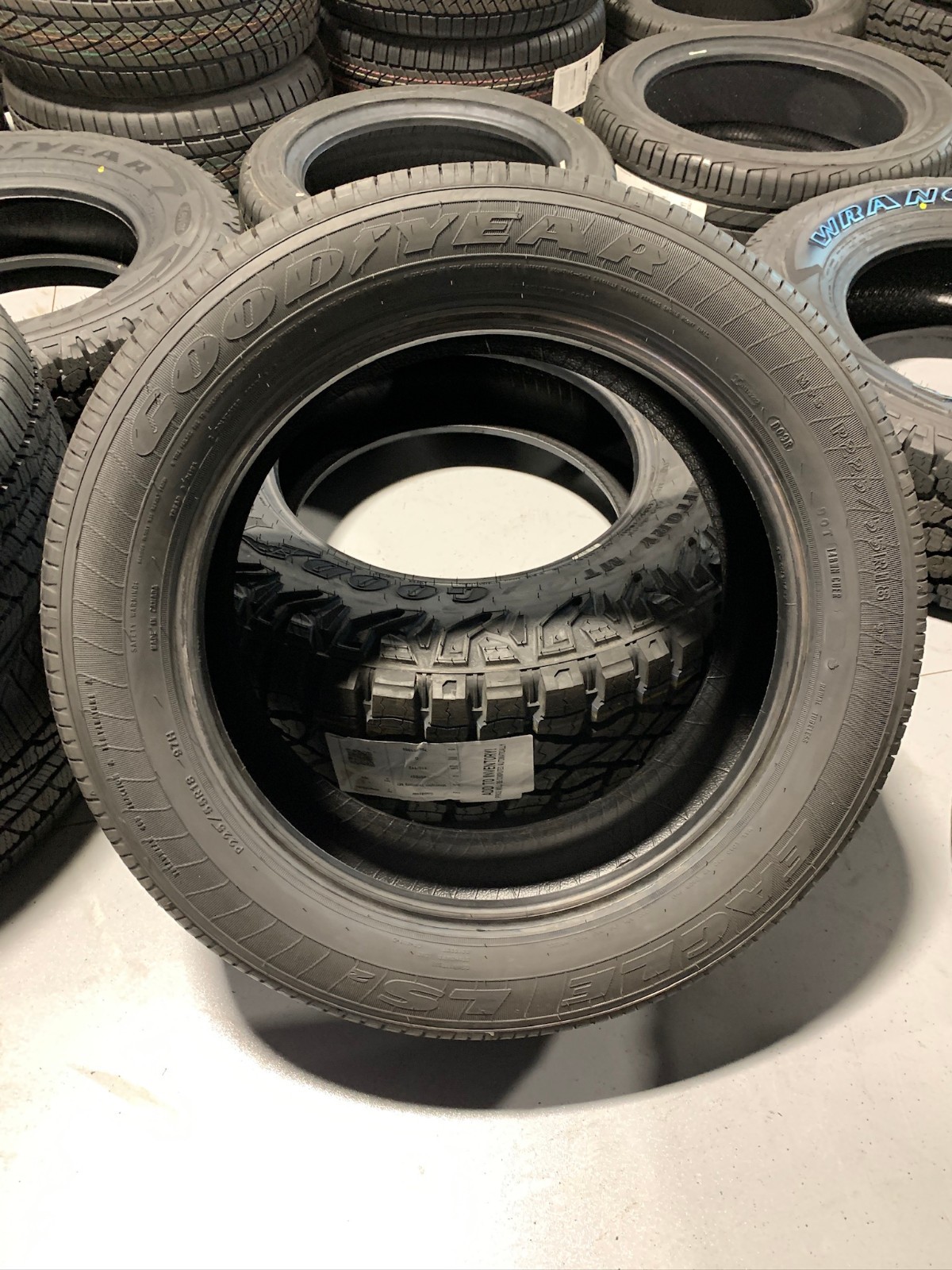 1 New 225 55 18 Goodyear Eagle LS-2 Standard Load All Season Tire