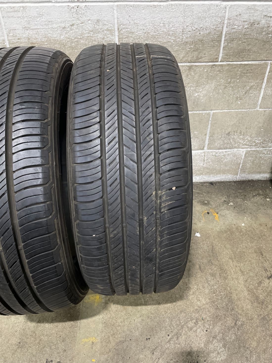 2x P255/50R20 Kumho Crugen HP71 9/32 109 V Used Tires 2555020