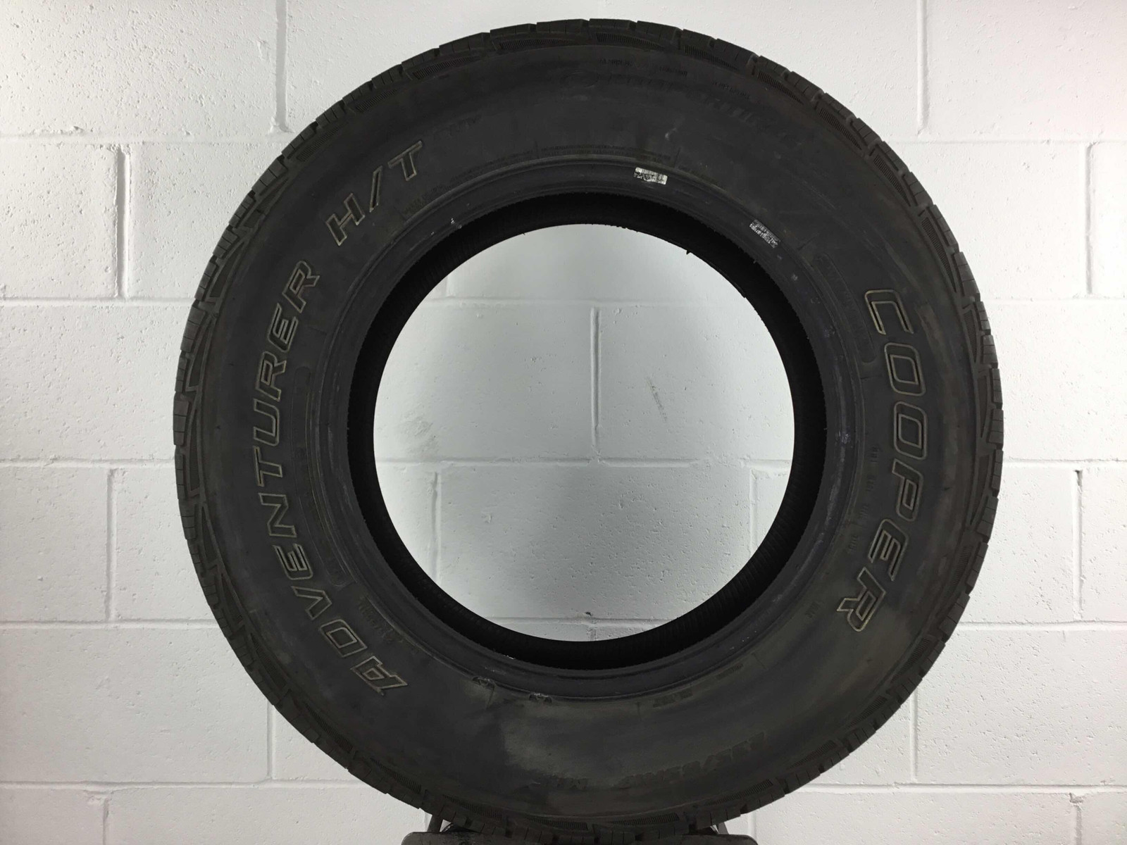 P235/65R17 Cooper Adventurer H/T CUV OWL 104 T Used 8/32nds