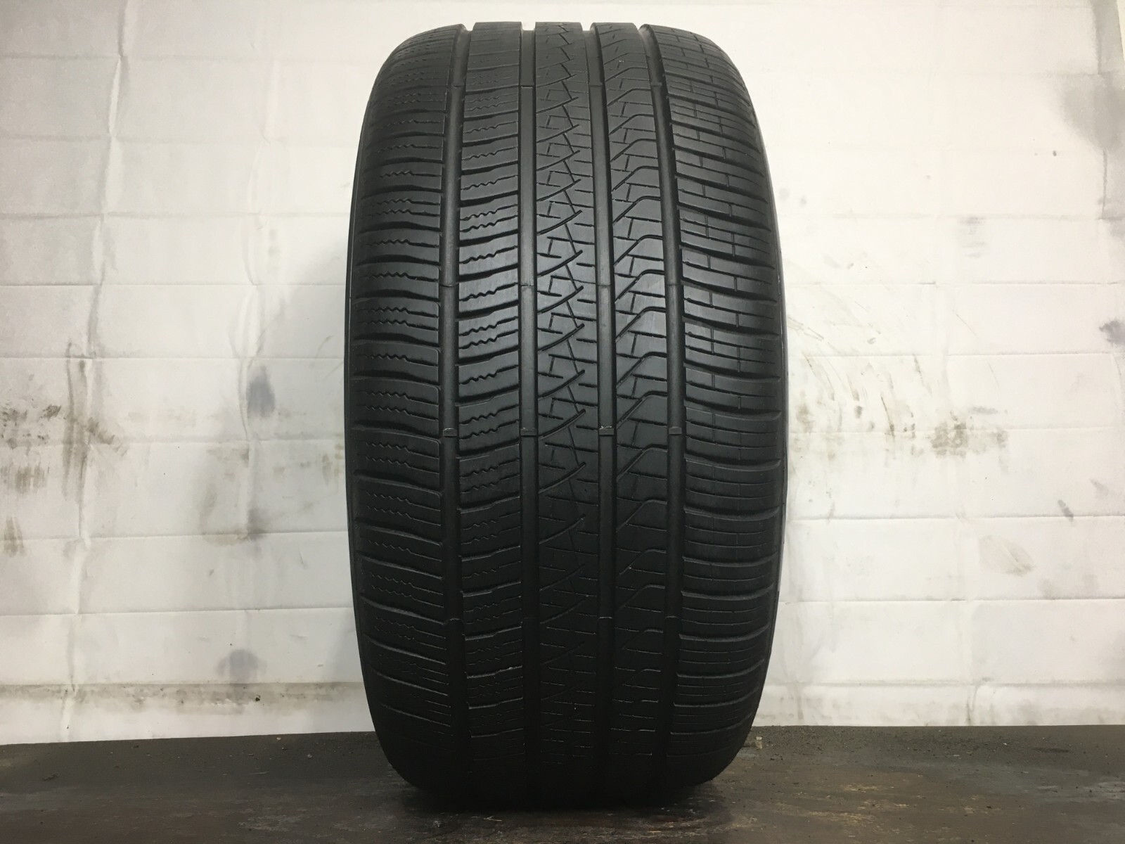 [1] Pirelli Scorpion Zero All Season P315/40R21 315 40 21 Tire 8.0-8.75/32