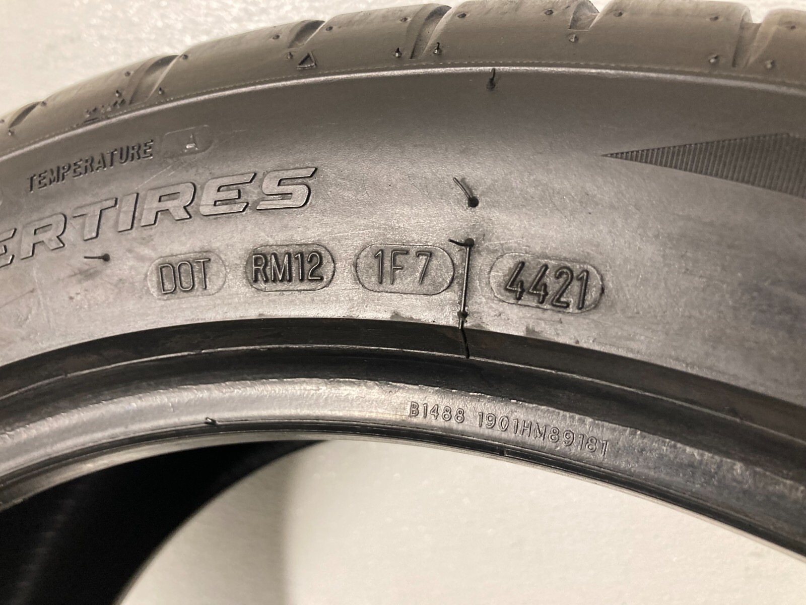 1 Tire 255 45 20 Cooper Zeon RS3-G1 (5.3-6.0/32 Tread) 101W