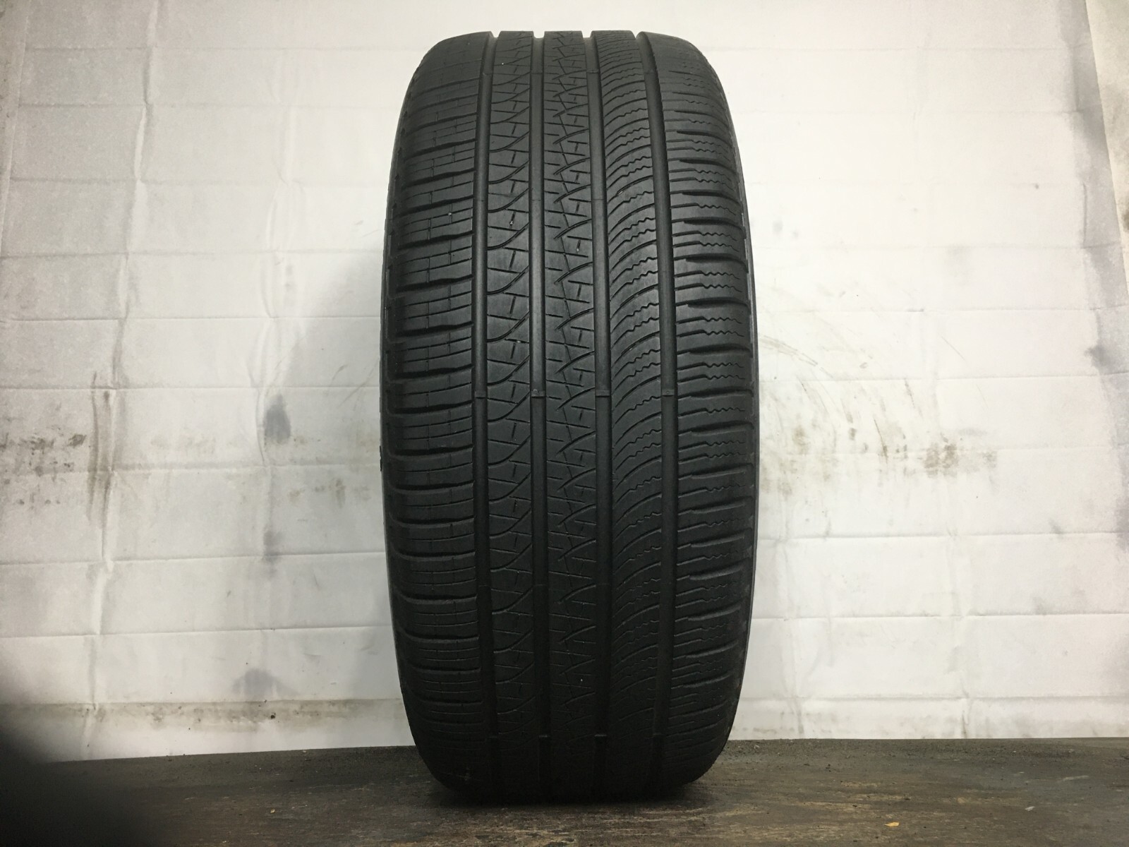 [1] Pirelli Scorpion Zero All Season PNCS P285/40R23 285 40 23 Tire 7.5-8.0/32