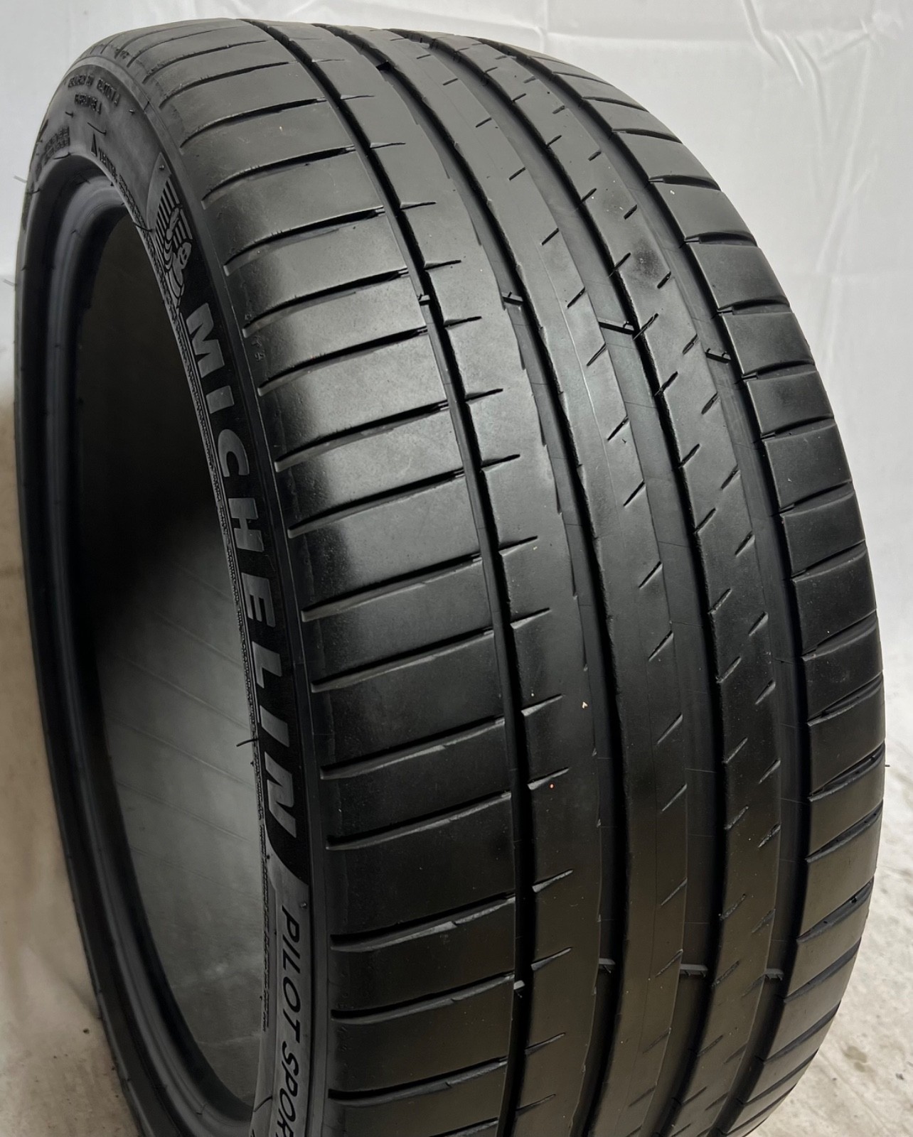 1 – NO REPAIRS 245/40R19 XL (98Y) Michelin Pilot Sport 4 (*) BMW OEM – 6010