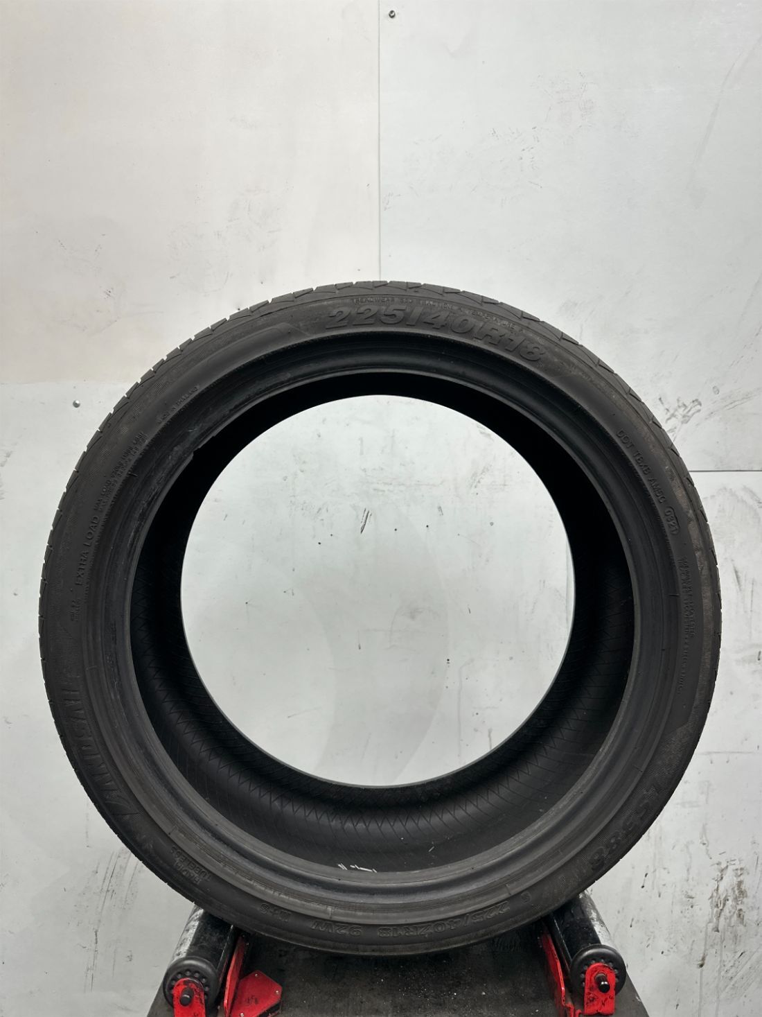 Used P225/40R18 Landsail LS388 92 W – 10/32