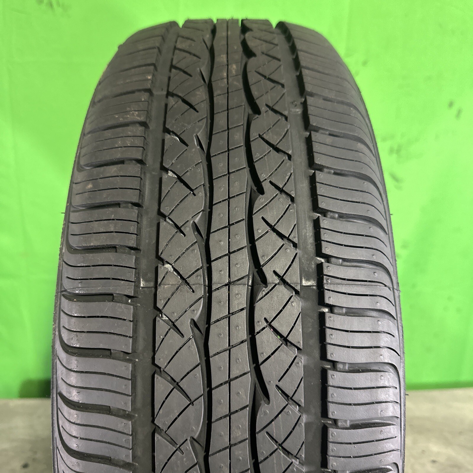 Single,Used-225/60R17 Suredrive All-Season 99H 9/32 DOT 2121