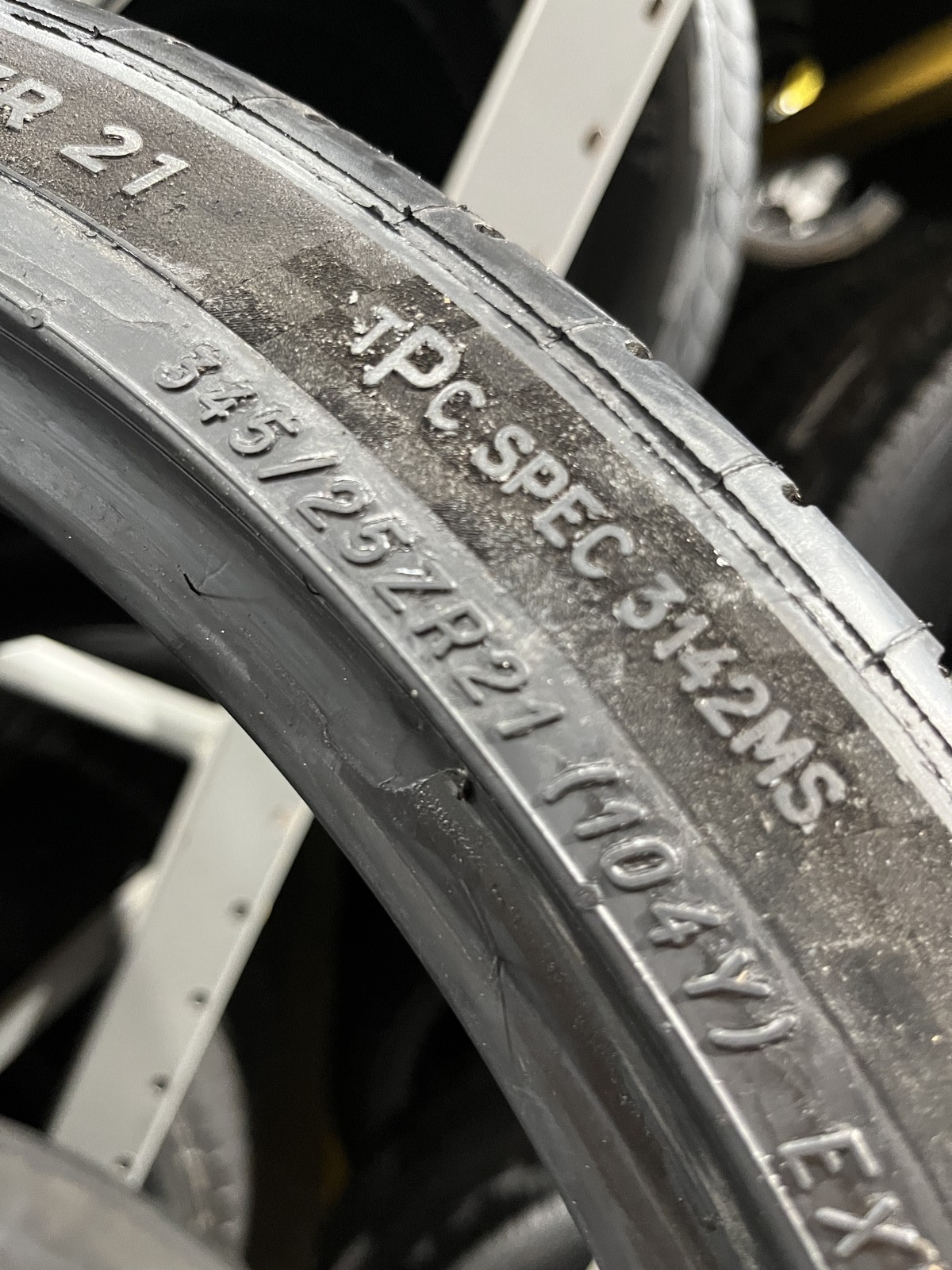 Michelin Pilot Sport All Season 4+ ZP 345/25ZR21 104Y DOT.0625 8.25/32 NO Patch