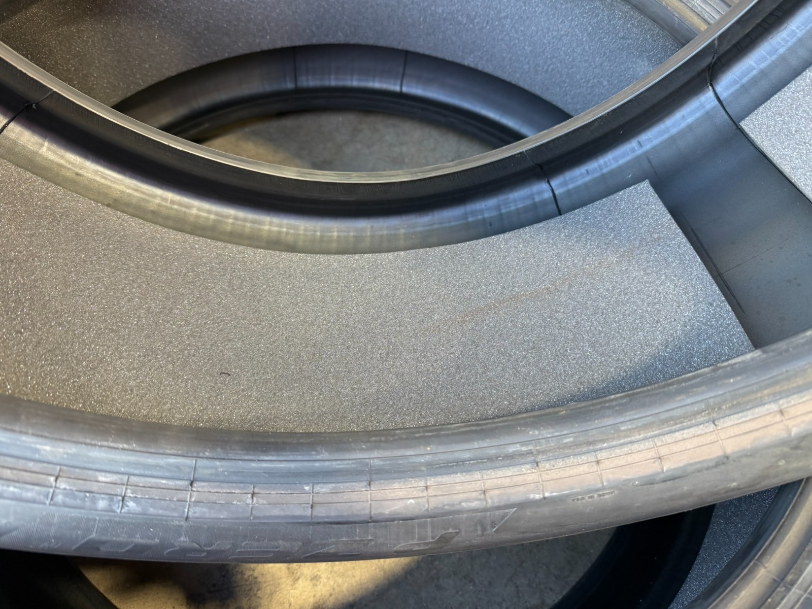 2 Pirelli P ZERO (PZ5) 285/35R23 110Y Ultra High Performance Summer UHP LUCID