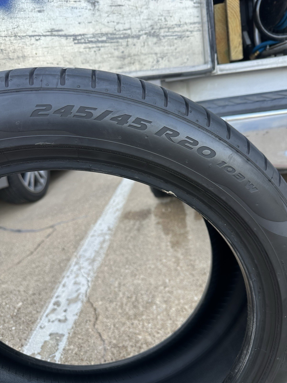 4 Pirelli P Zero Run Flat (PZ4) 2x 245/45R20 103W 2x 275/40R20 106W BMW RF Tires