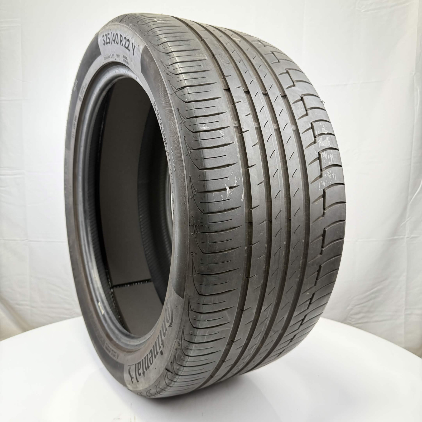 Used 325/40R22 Continental PremiumContact 6 MO-S ContiSilent 114Y 7/32 (DOT 24)