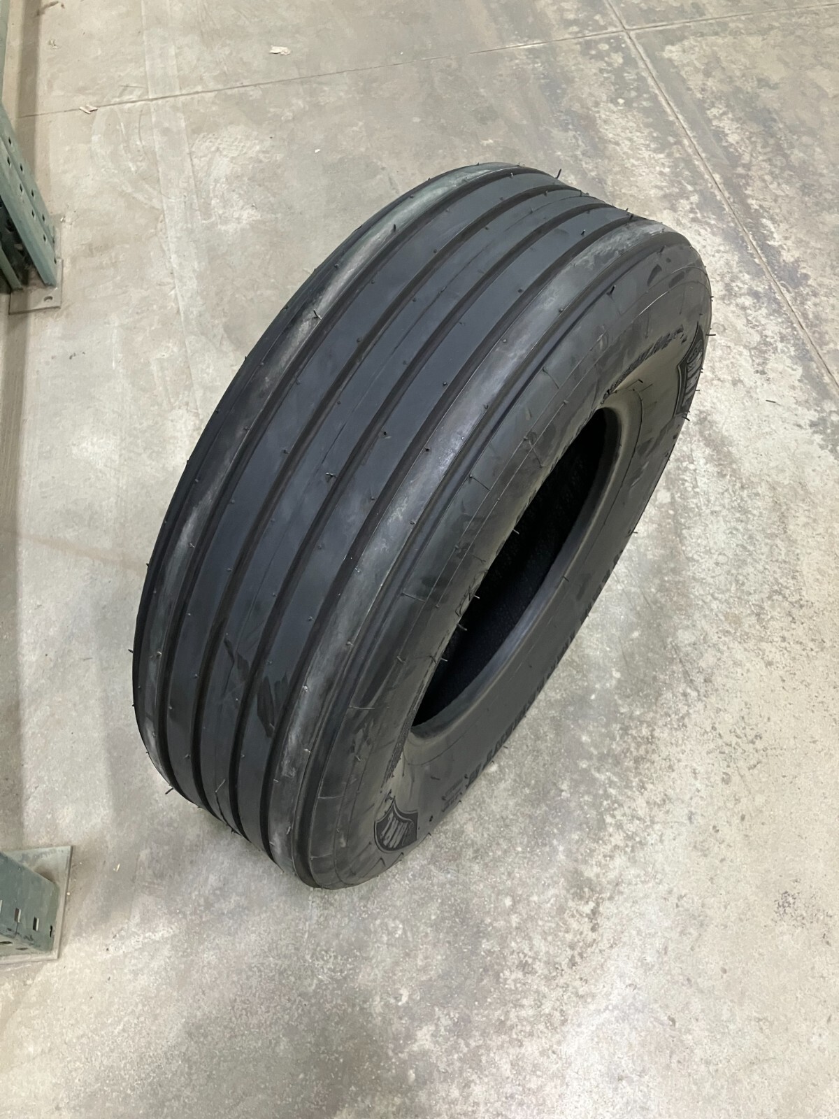 New Tire 9.5 L 15 MRL Rib Implement Flotation 12 ply TUBELESS 9.5Lx15