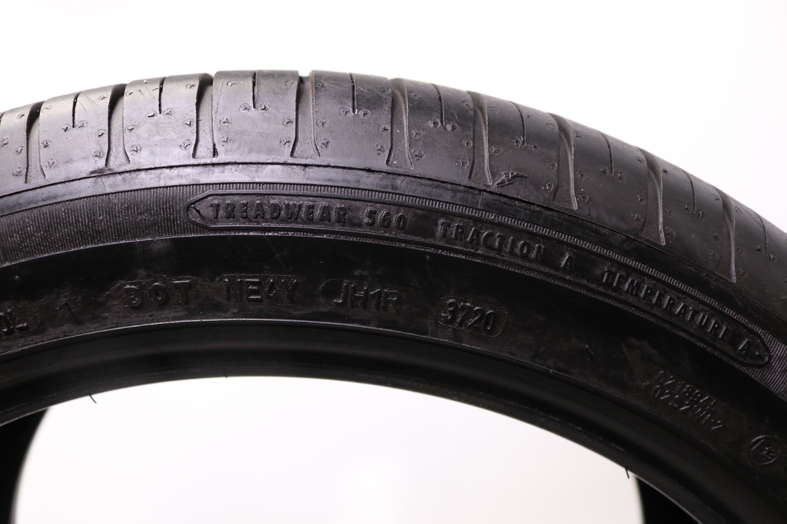 Set of 2 Used 285/40R20 Goodyear Eagle Sport MOExtended Run Flat 108V – 6.5-7/32