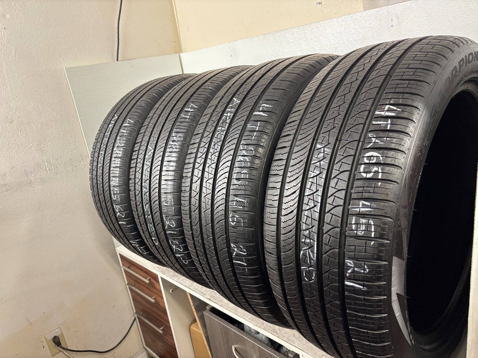 NO SHIPPING ONLY LOCAL PICK UP Set 4 Tires 265 45 21 Pirelli Scorpion Zero A/S