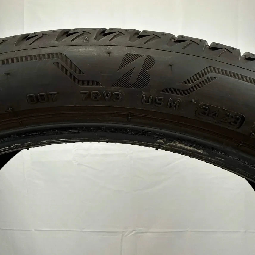Used 275/35R21 Bridgestone Alenza 001 RFT 103Y 4.5/32 (DOT 23)