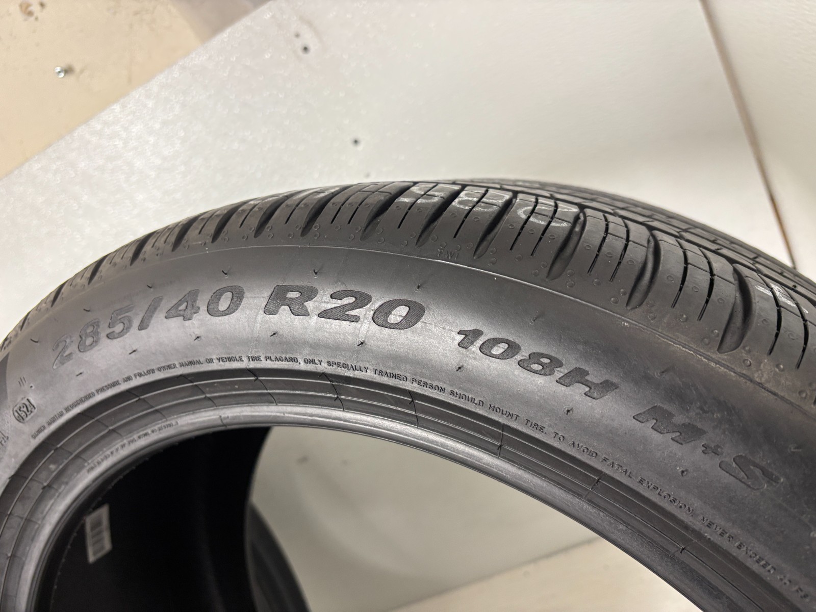 2 Tires 285 40 20 Pirelli P Zero All Season I Star (70-80% Tread Left) 108H