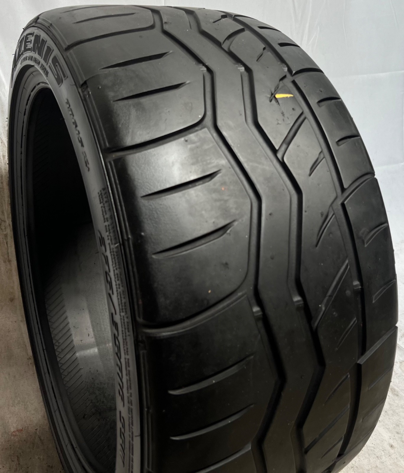1 – NO REPAIRS 275/35R18 (95W) Falken Azenis RT615K + – 5046