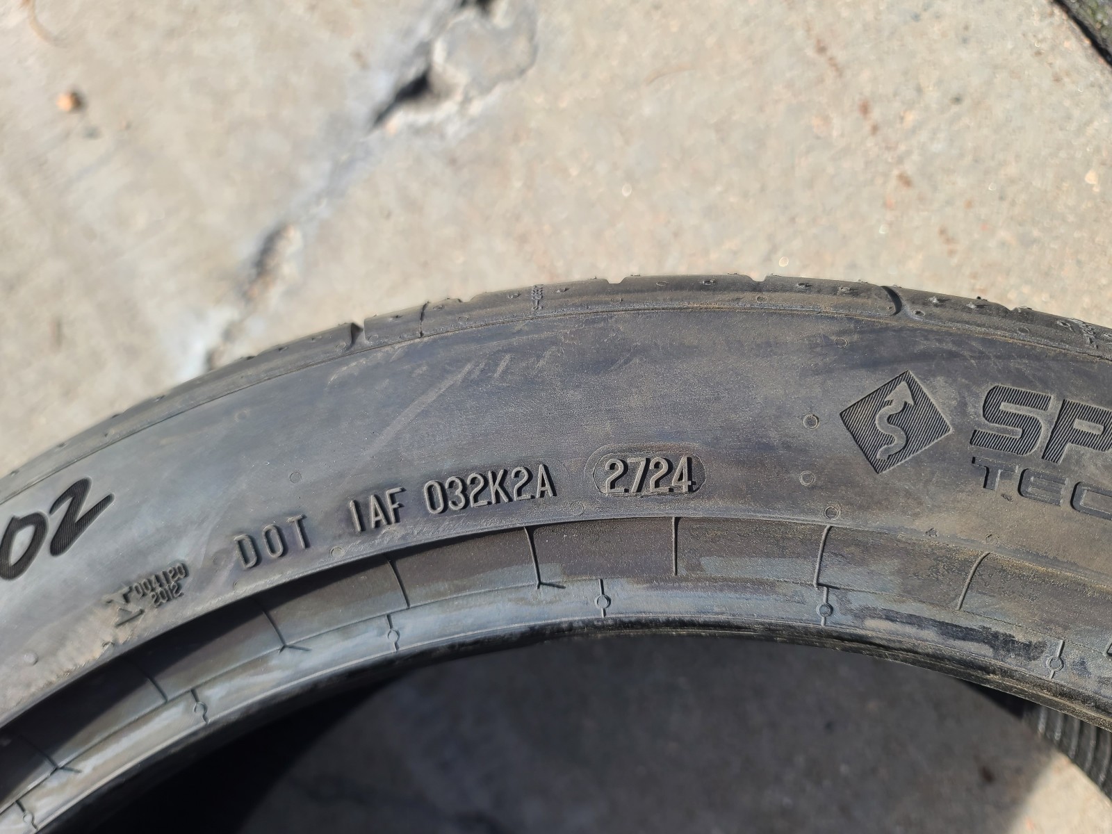 NEW Tire Continental ExtremeContact Sport 02 245/40ZR19 98Y XL DOT 2724