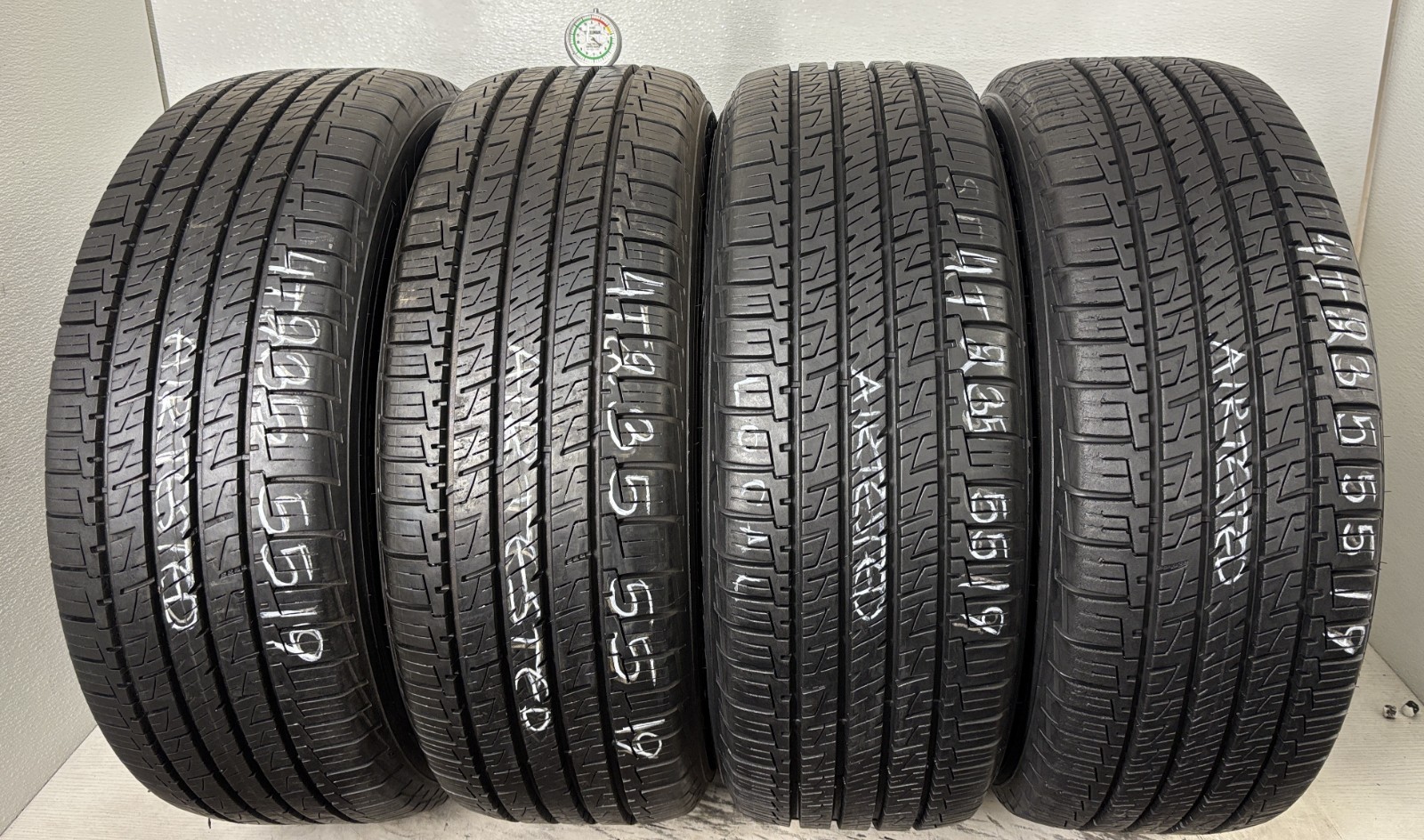 NO SHIPPING ONLY LOCAL PICK UP Set 4 Tires 235 55 19 Goodyear Assurance MaxLife