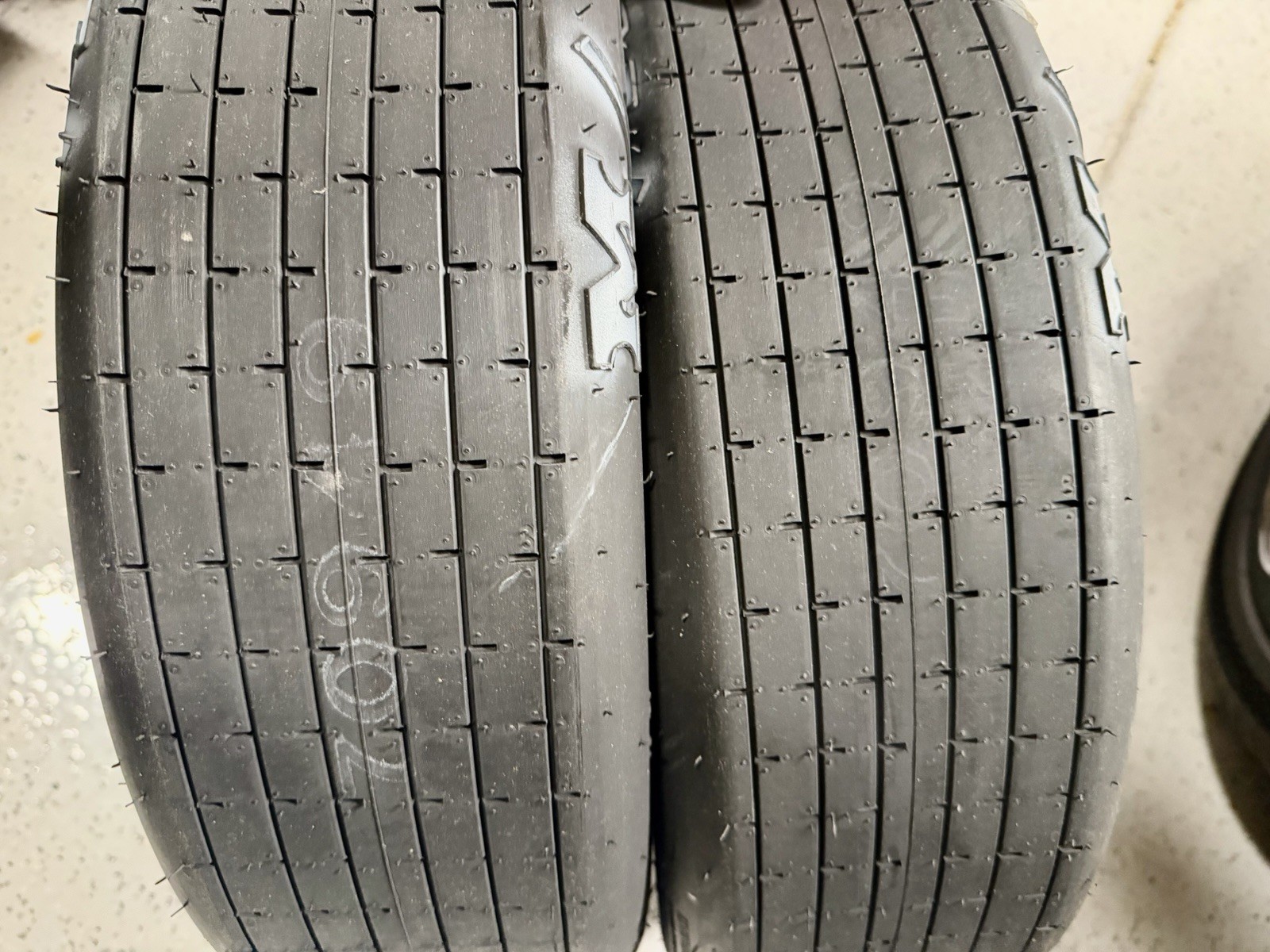 Pair (2) Mickey Thompson ET Front Drag Racing Tires 22.50×4.50-15 3005