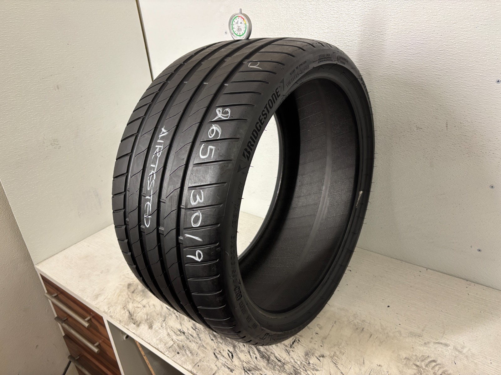 1 Tire 265 30 19 Bridgestone Potenza Sport R01 Enliten 93Y (6.95/32 = 99% Tread)