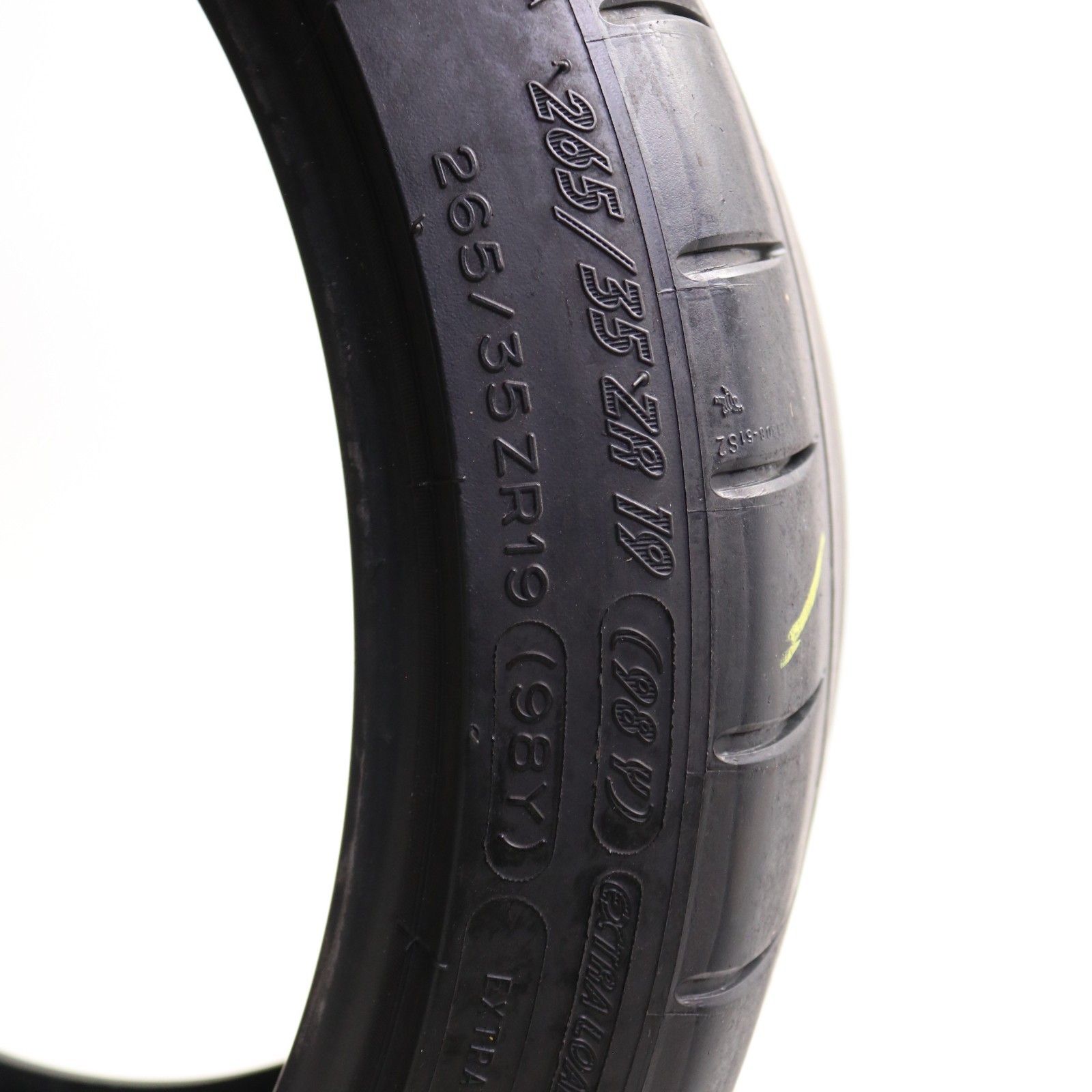 Set of 2 Used 265/35ZR19 Michelin Pilot Super Sport – 98Y – 6-6.5/32 No Repairs