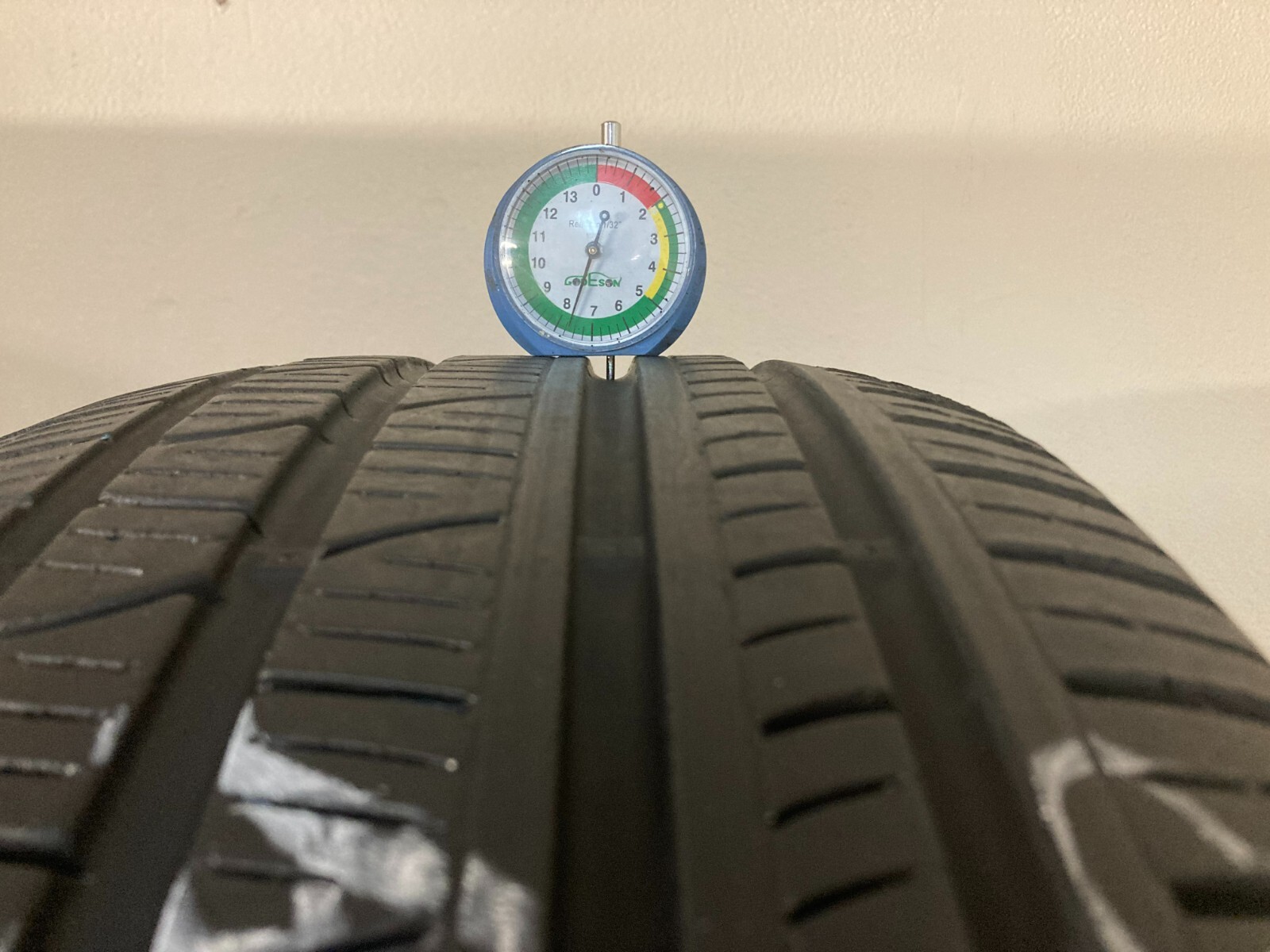 1 Tire 235 55 19 Pirelli Scorpion Verde N0 (7.00-7.80/32 Tread) All Season 101V