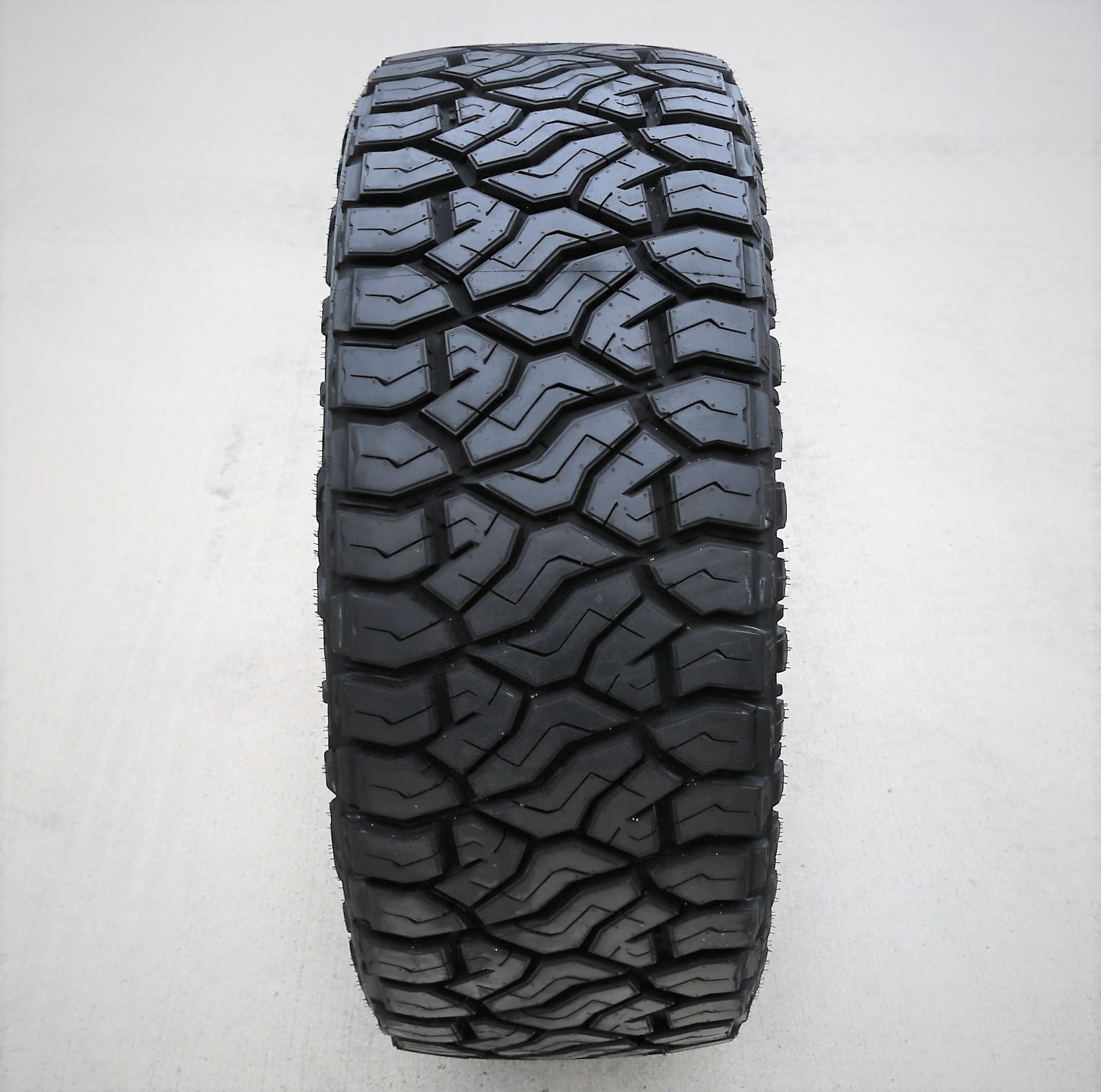 Tire Venom Power Terra Hunter R/T+ LT 35X14.50R26 E 10 Ply Rugged Terrain