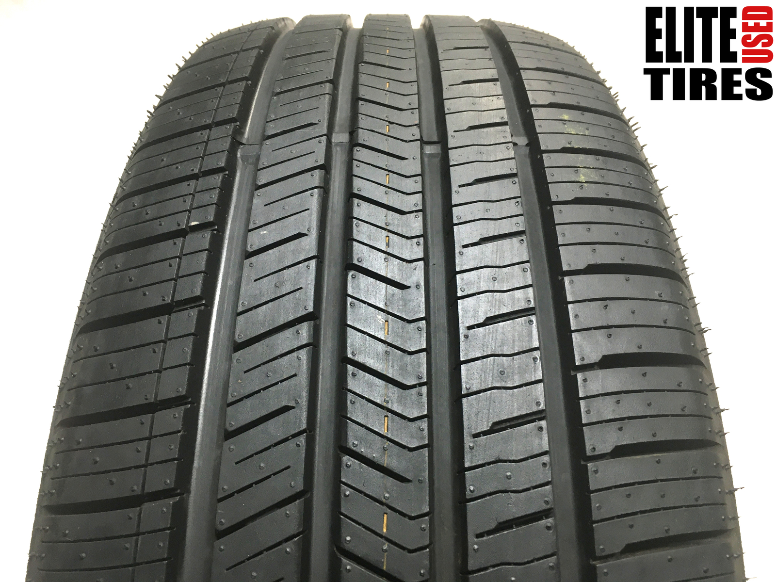 [1] Nexen N5000 Platinum P235/55R19 235 55 19 Tire – Driven Once