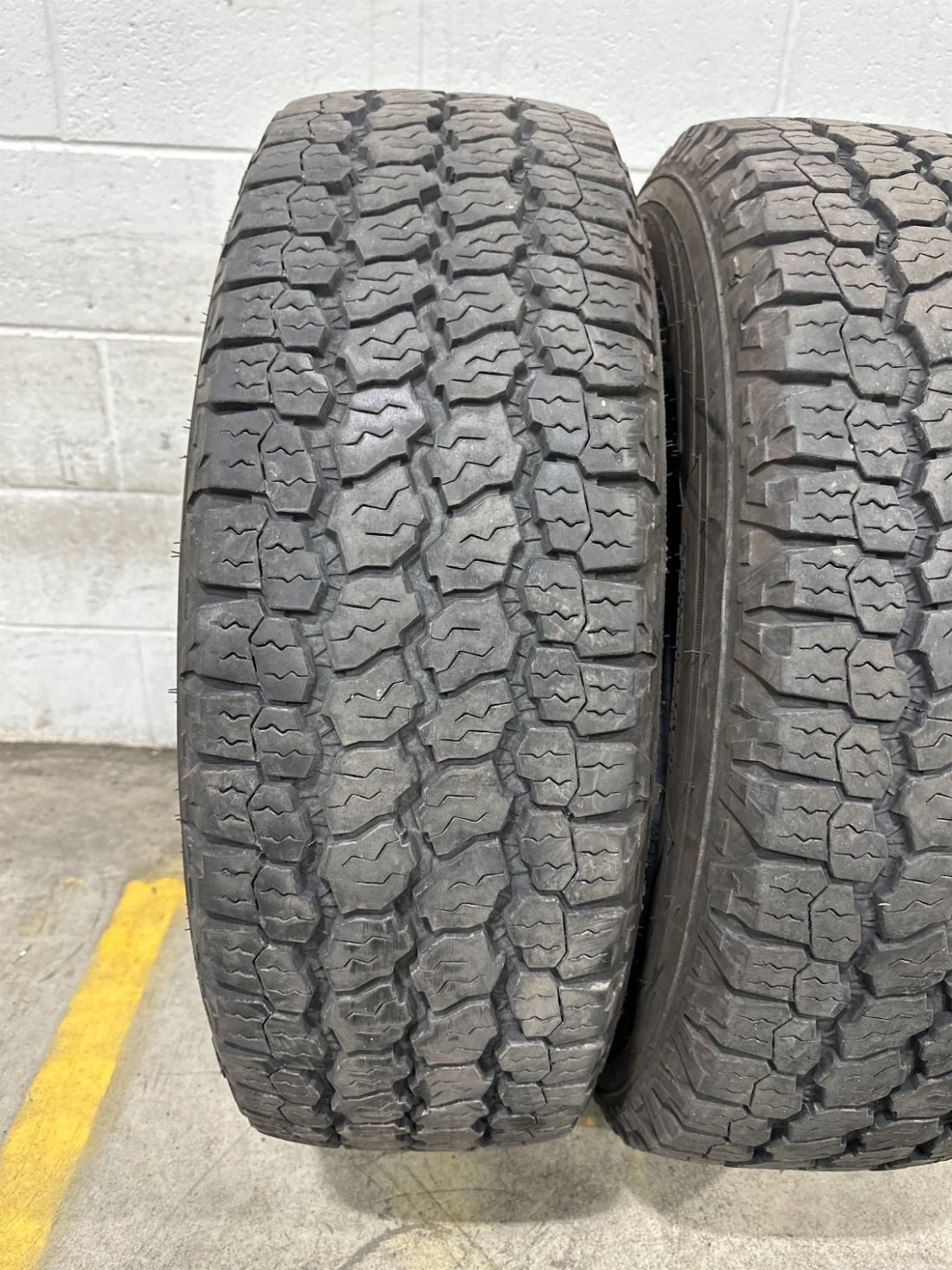 2x LT275/70R18 Goodyear Wrangler All-Terrain Adventure 12/32 125 R Used Tires