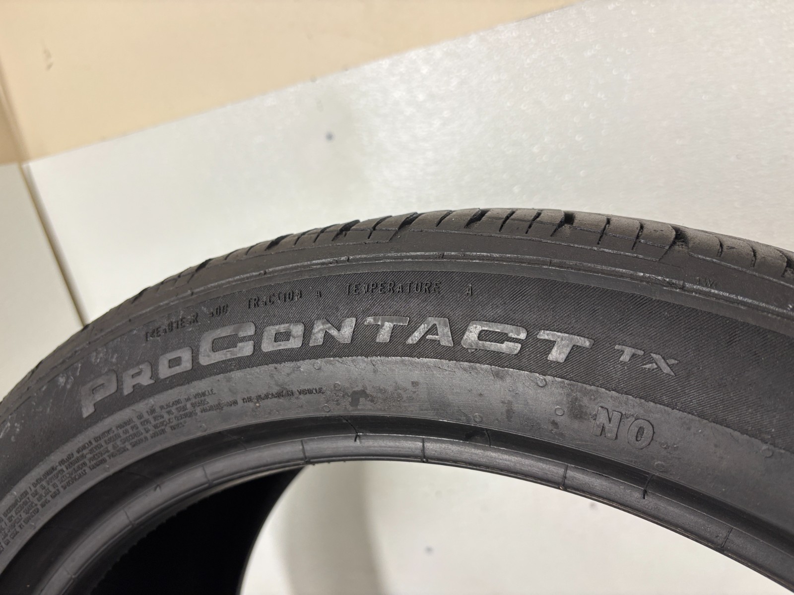 NO SHIPPING ONLY LOCAL PICK UP 2 Tires 285 40 21 Continental Pro Contact TX N0